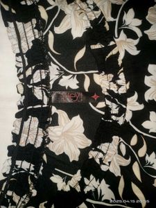 Black Floral Elastic Hem Top