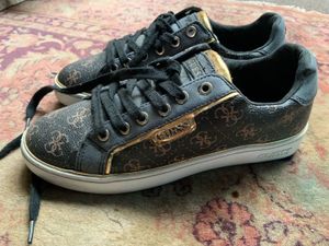 Guess shoe