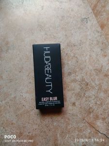 Original Huda Beauty Easy Blur Foundation