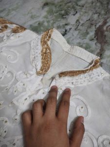 Elegant White &amp; Gold Embroidered Kurti