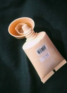 Mamaearth Glow Serum Foundation