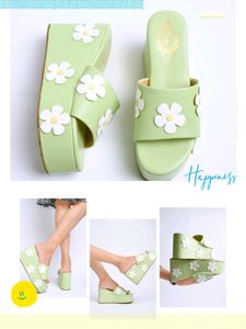 New Shoetopia Floral Green Wedges/ 👠 Heels