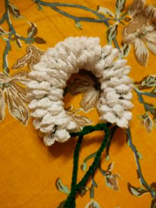 Handmade crochet gajra 🤍🎀