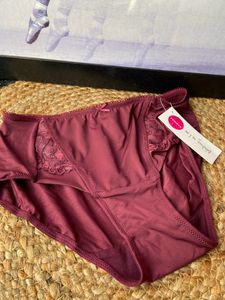 Enamor Briefs