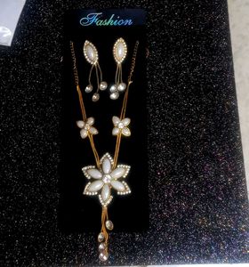 Flower Necklace & Earring Set