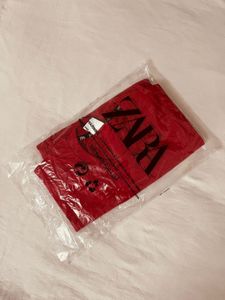 ZARA- T-shirt 👕