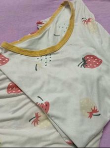😃🍓Strawberry Print night suit
