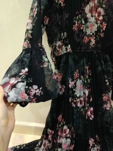 Black Flowers 🌺🌹Long Frock