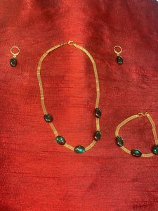 Green  Stone Jewellery Sets