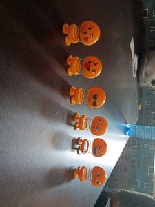 Emoji Spring Head Figures