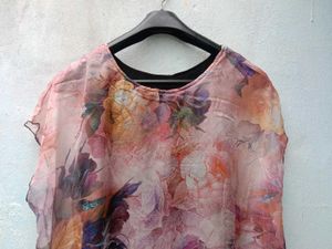 New With Tag Korean Floral Art Long Pullover