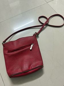Multiple Pockets  Sling Bag