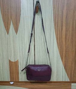 Stylish Guess Crossbody Bag