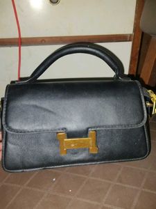 Chic Black Handbag