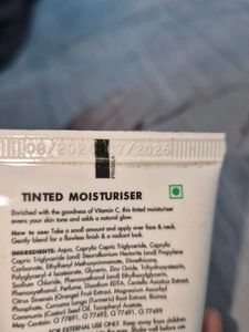 Glow Up Vitamin C TINTED MOISTURIZER