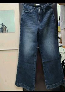 Off Duty Grunge Edge Jeans