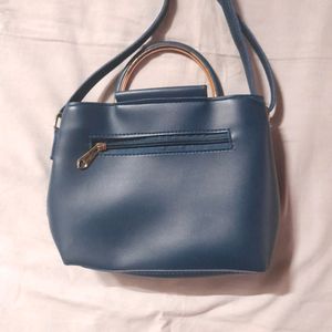 💙👜 New Women&#39;s Slingbag Olive Green Bluish Color