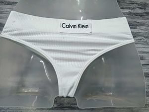 Calvin Klein 🧡