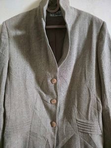 Structured Blazer wid Unique Pleat Details
