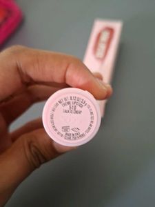 Kylie Jenner Creme Lipstick