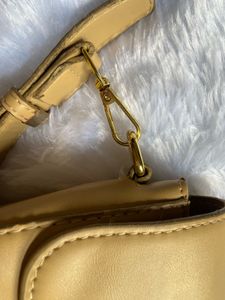 Sling Bag 💼