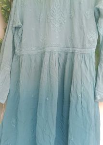 Selling Short Lucknowi Chickenkari Kurti