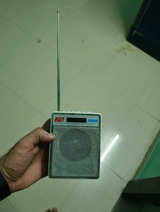 Vintage Pocket FM Radio - Not in work condi6