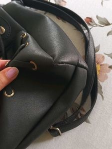 Black Colour Handbag/Shoulder Bag👜