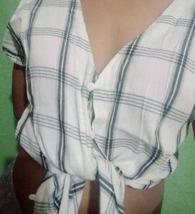 STYLISH CROP SHIRT TIE IN FRONT