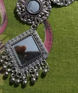Oxidized Nackless With Two Earning