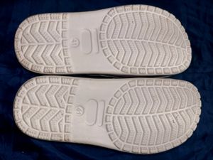 White Crocs Unisex Size 6