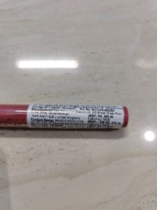 Makeup Revolution Velvet Kiss Lip Cryon