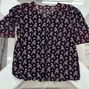 Cute Looking Top With Button