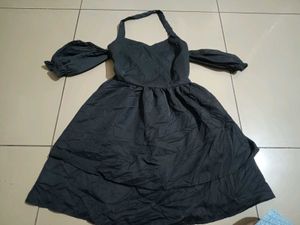 Off-Shoulder Black Dress Order On 1July And 100ff