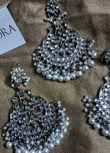 Peora Kundan Jewelry Set