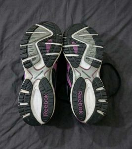 Original Reebok Aztrec 3 Running Shoe Unused
