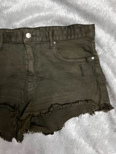 H&amp;M Olive Shorts