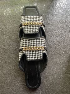 Zudio Checked Black Sandals