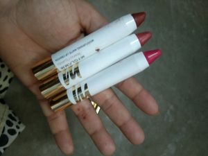 Myglamm Perfect curves Lip Crayon