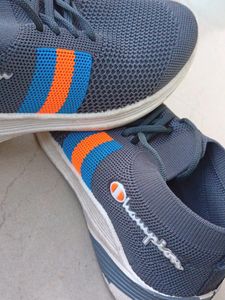 Champion&#39;s Kids Footwear –un Breakable
