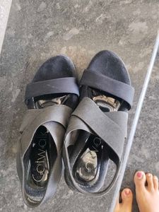 Catwalk Black Flats Sandals