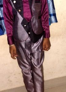 Boys Wear Shut