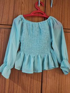 crop top....Chic Off-Shoulder Top