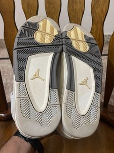 Air Jordan 4 Retro - Great Condition
