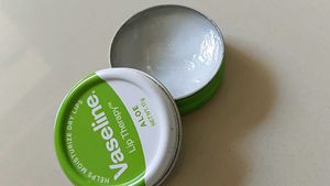 Vaseline Aloe Lip Therapy ✨️🎀