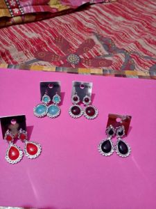 Earrings - Set of 1