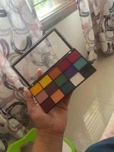 Makeup  Revolution Colourful Palette