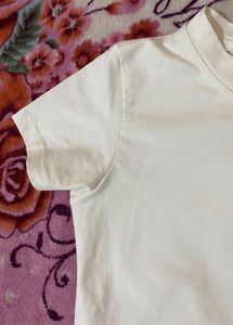 Essential Fitted Tee – Minimalist Everyday Classic
