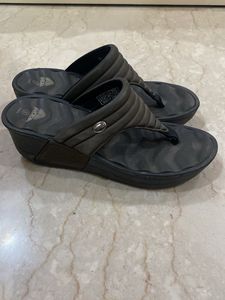 Sturdy Brown Wedge Heel Slipper