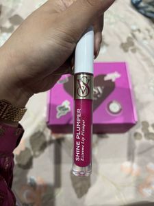 VICTORIA’SECRET LIP PLUMPING GLOSS